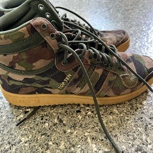 Mens Adidas High Tops Camouflage Forest Green SZ 8